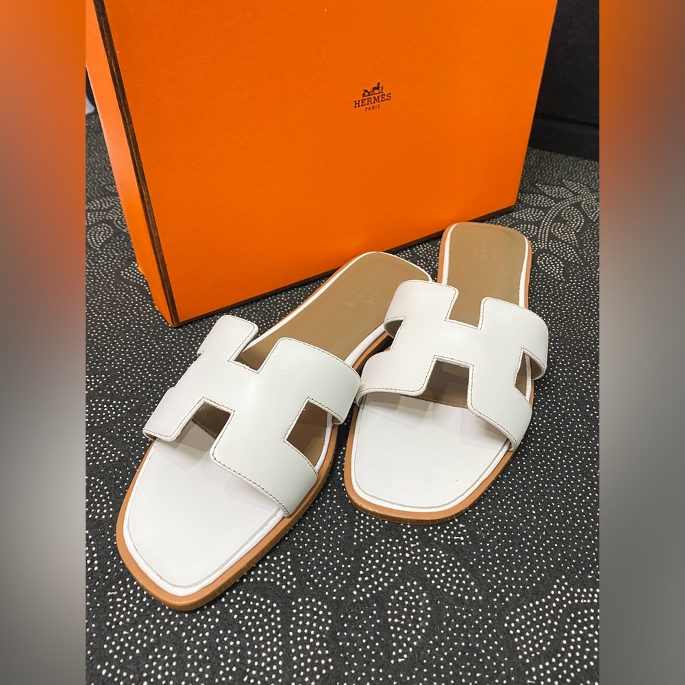 Hermes Women's Authentic Slippers🥰🥰